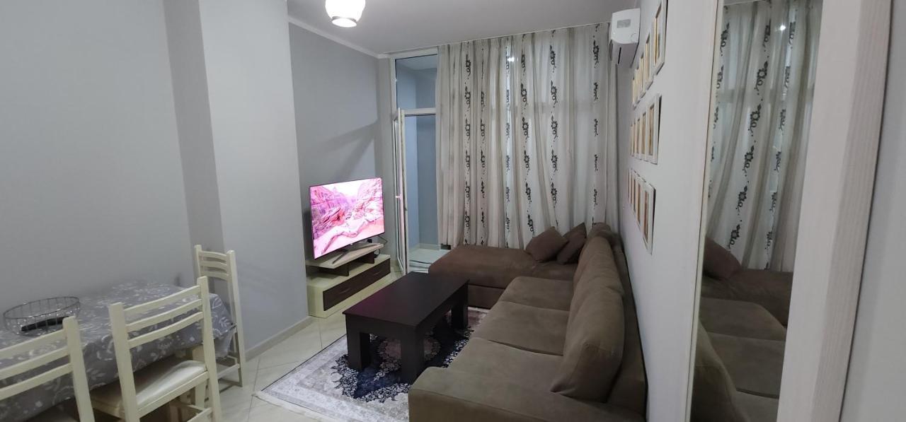 Pleasing Place With Free Parking On Site In Tirana Komuna E Parisit Exteriör bild