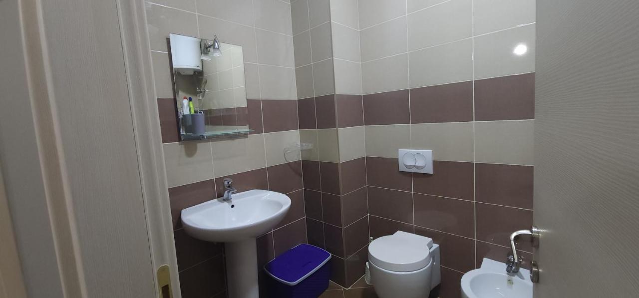 Pleasing Place With Free Parking On Site In Tirana Komuna E Parisit Exteriör bild