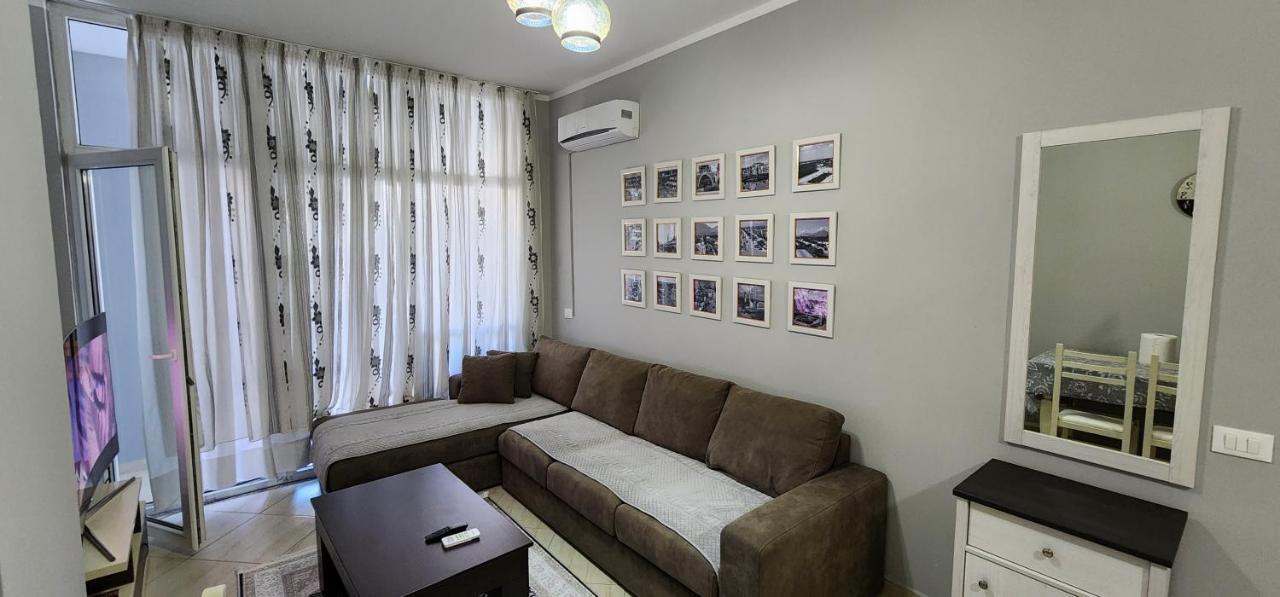 Pleasing Place With Free Parking On Site In Tirana Komuna E Parisit Exteriör bild