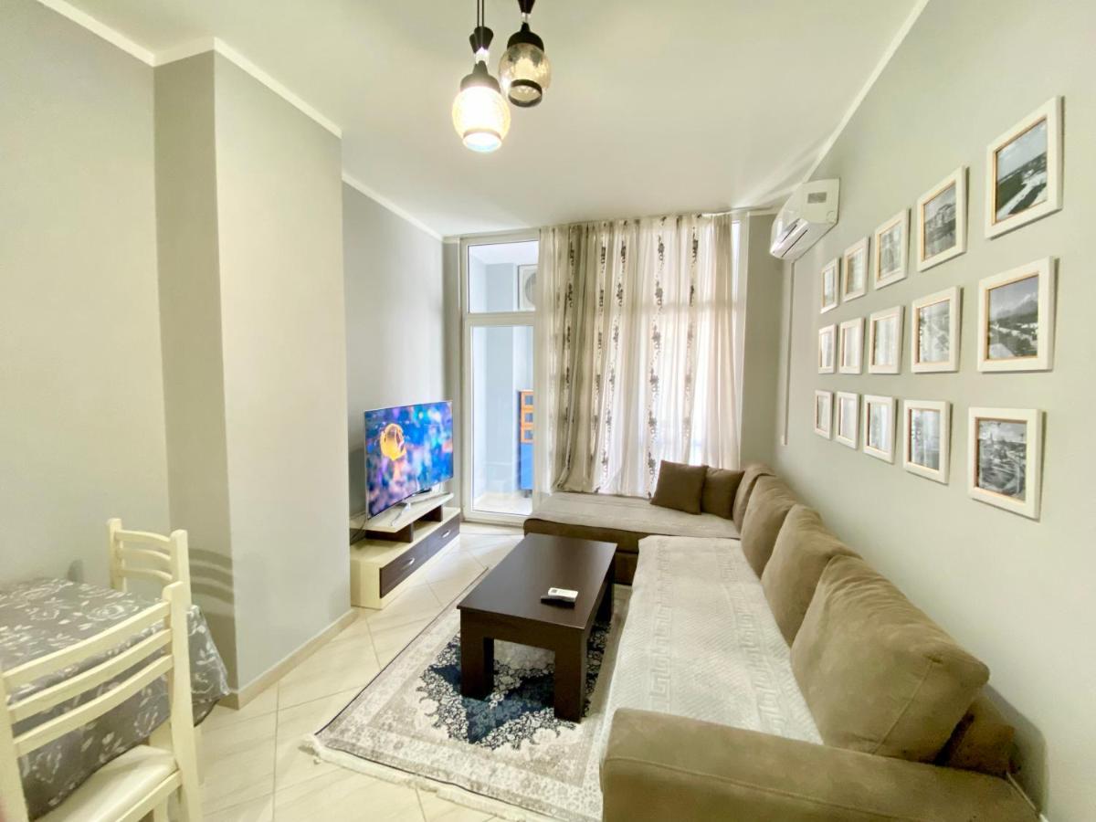 Pleasing Place With Free Parking On Site In Tirana Komuna E Parisit Exteriör bild