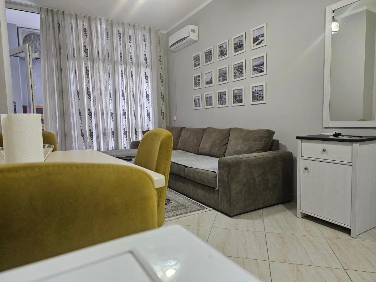 Pleasing Place With Free Parking On Site In Tirana Komuna E Parisit Exteriör bild