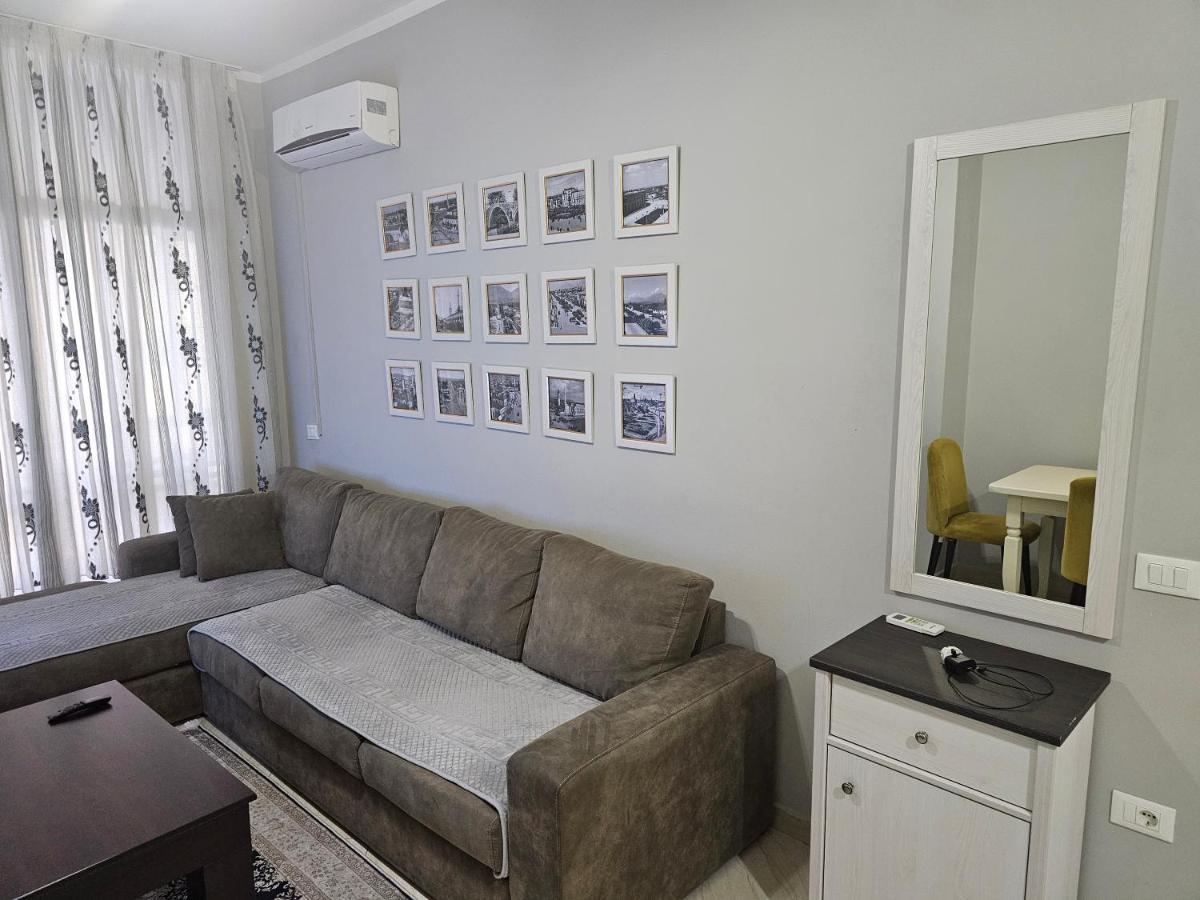 Pleasing Place With Free Parking On Site In Tirana Komuna E Parisit Exteriör bild