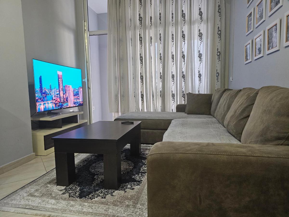 Pleasing Place With Free Parking On Site In Tirana Komuna E Parisit Exteriör bild